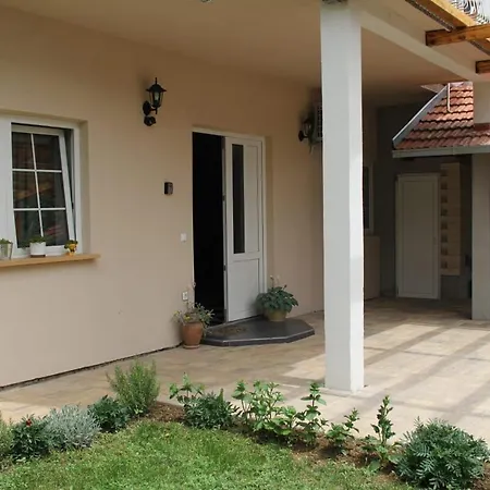 Apartman Lilium Knin Exterior photo